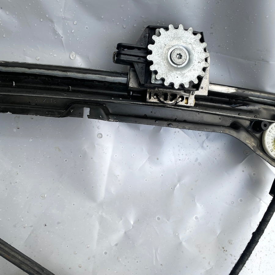 MASERATI Quattroporte Arka Sol Cam Kriko ve Motoru 670009818