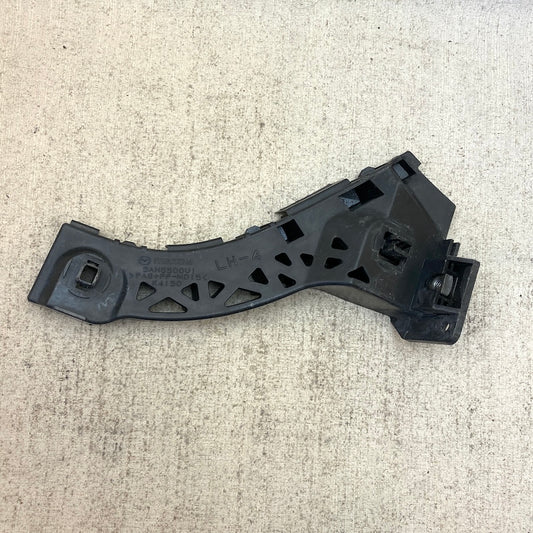 MAZDA 3 Sol ön tampon braketi BAN6500U