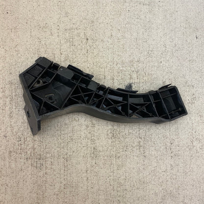 MAZDA 3 Sol ön tampon braketi BAN6500U