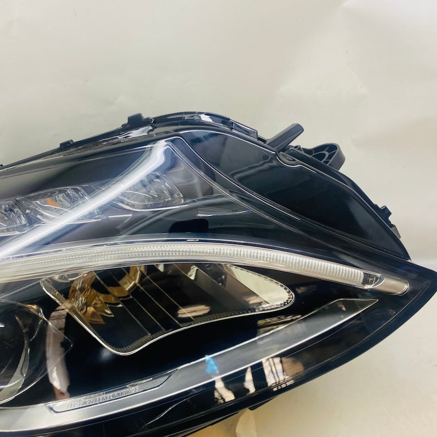 MERCEDES W205 C Serisi Sağ Far Sıfırlanmış A2059067403 2014-2019