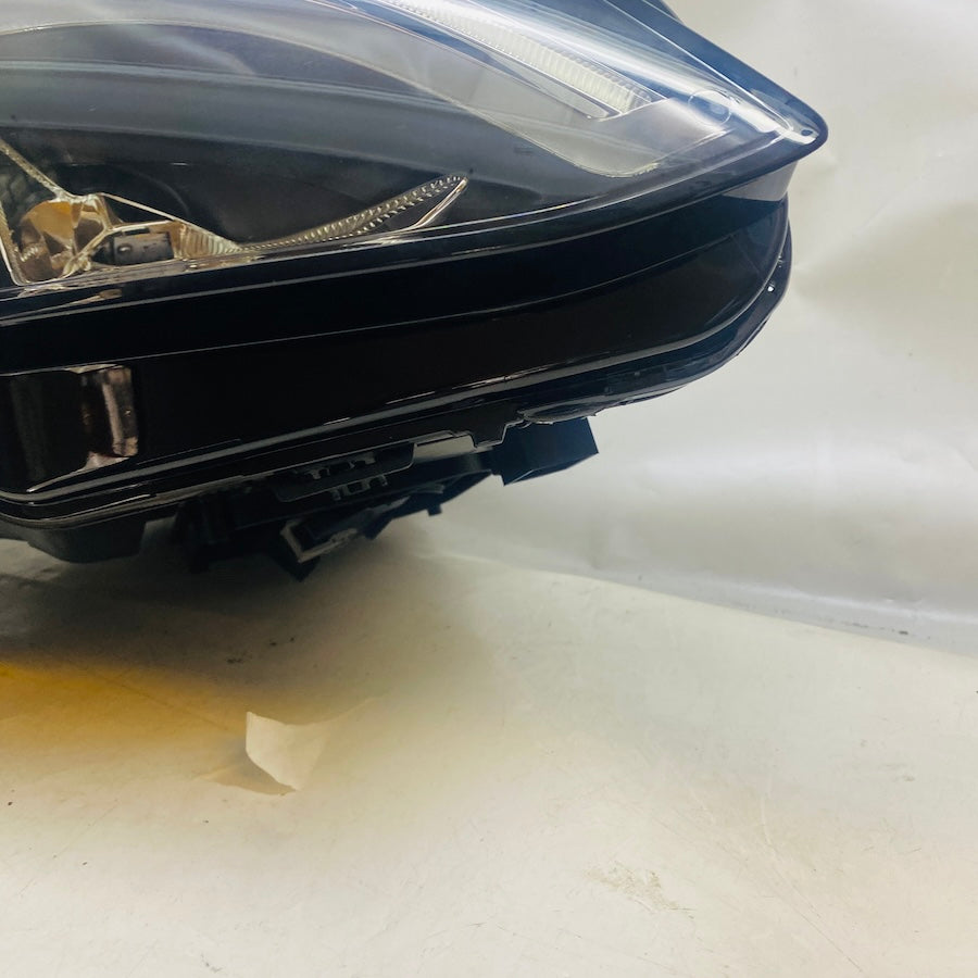 MERCEDES W205 C Serisi Sağ Far Sıfırlanmış A2059067403 2014-2019