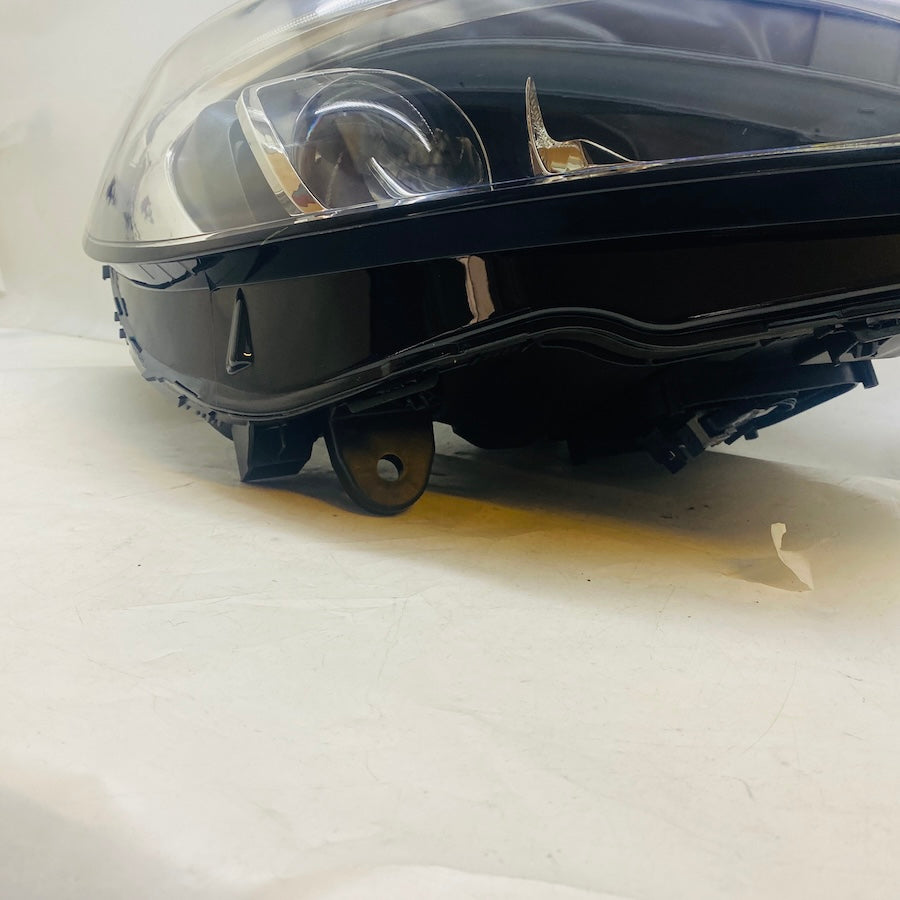MERCEDES W205 C Serisi Sağ Far Sıfırlanmış A2059067403 2014-2019
