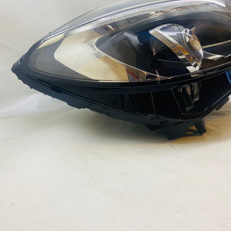 MERCEDES W205 C Serisi Sağ Far Sıfırlanmış A2059067403 2014-2019