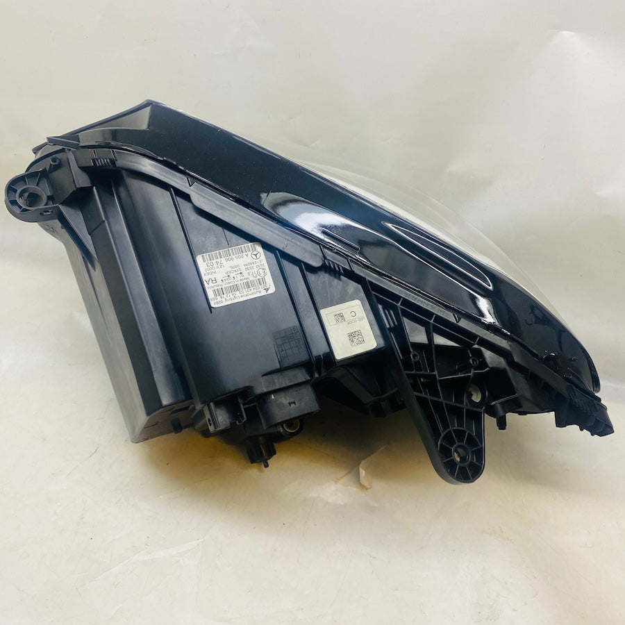 MERCEDES W205 C Serisi Sağ Far Sıfırlanmış A2059067403 2014-2019