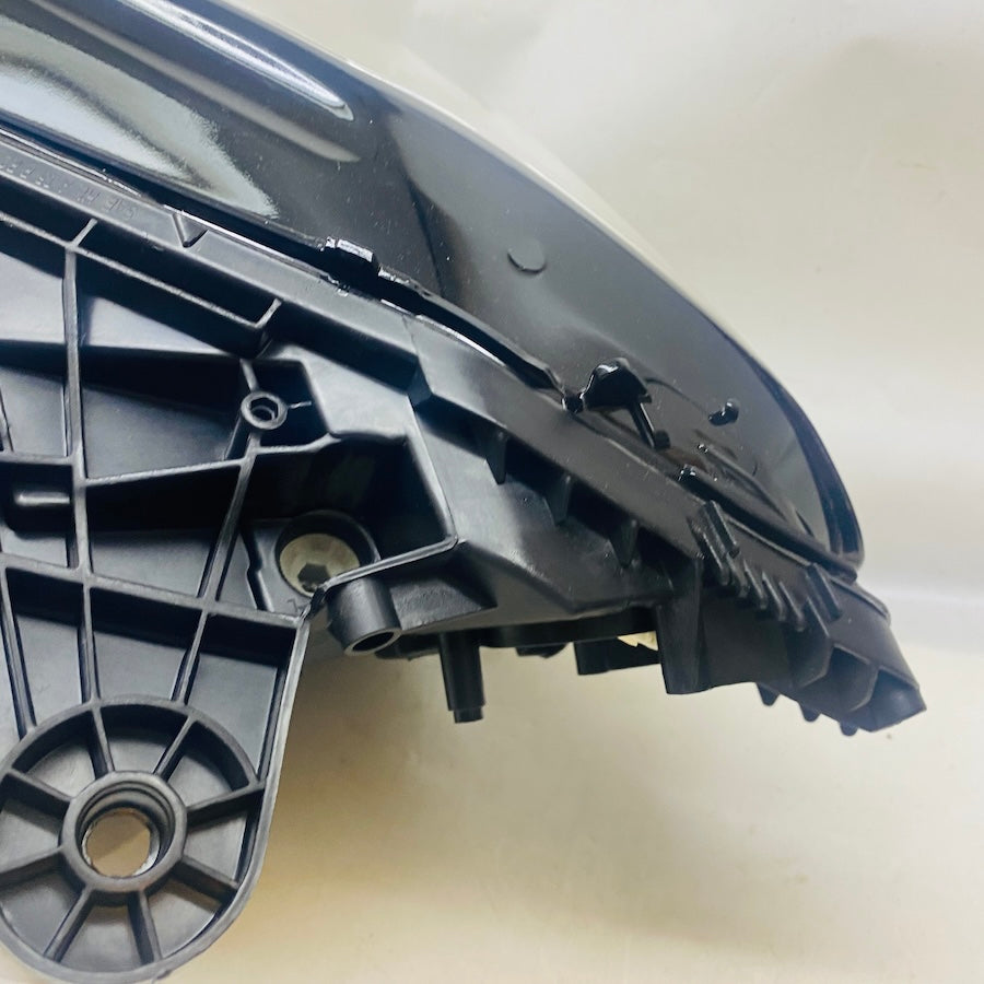 MERCEDES W205 C Serisi Sağ Far Sıfırlanmış A2059067403 2014-2019