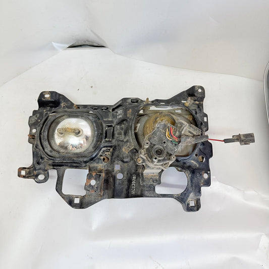 Mitsubishi Canter Sağ Ön Far 515635659 1997-2006 En Uygun Oto Parça