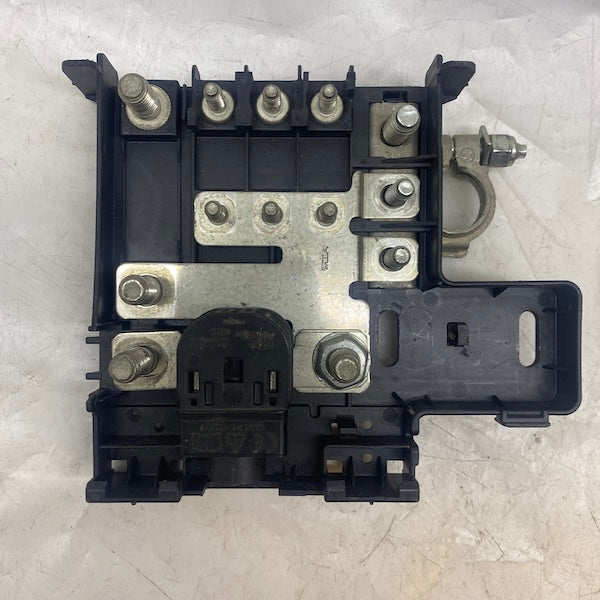 Maserati Ghibli 3 Akü Sigortalık 06700020290 En Uygun Oto Parça