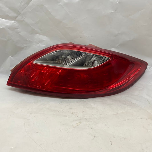 Mazda 2 Sağ Stop Lambası (Köşesi Kırık) Orijinal