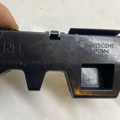 Mazda 3 Arka Tampon Sağ Braket BHN1502H1