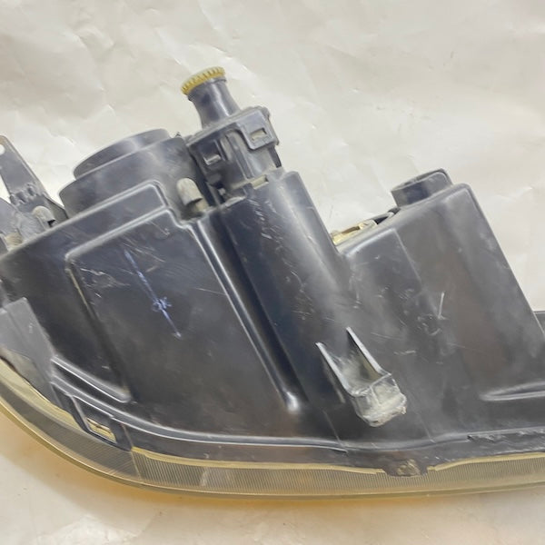 Mazda 3 Sol Far Sedan Orijinal Çıkma En Uygun Oto Parça