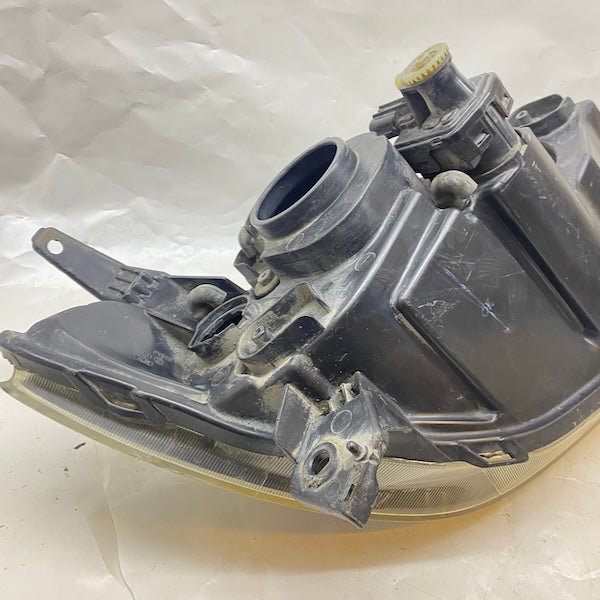 Mazda 3 Sol Far Sedan Orijinal Çıkma En Uygun Oto Parça