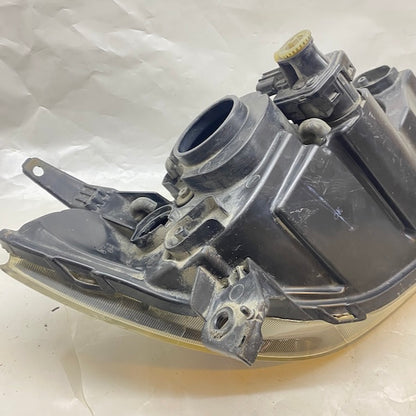 Mazda 3 Sol Far Sedan Orijinal Çıkma En Uygun Oto Parça