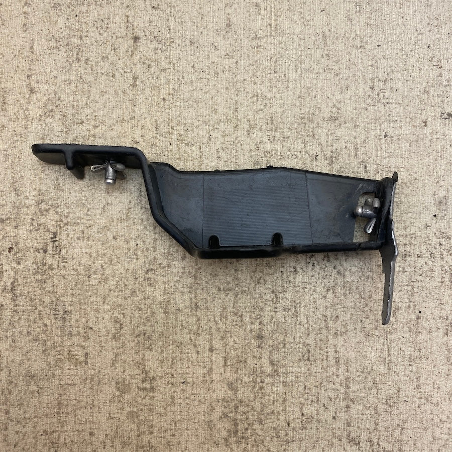 Mazda Braket BHN951067B