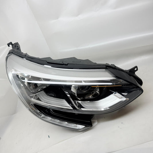 Renault Megane 4 Sağ Far 260102357R 2020-2024 Krom