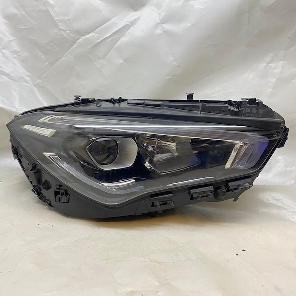 Mercedes A Serisi W118 Sağ Far Full LED 20-24 A1189064000 Çıkma En Uygun Oto Parça