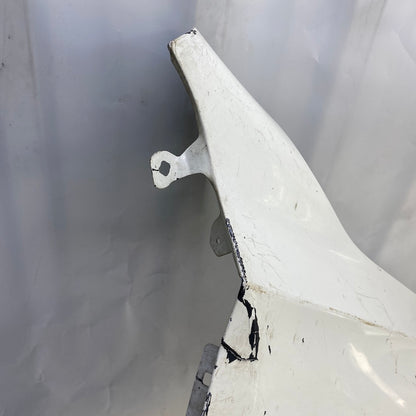 Mercedes A W176 sağ ön çamurluk – OEM çıkma gövde parçası, temiz durumda.