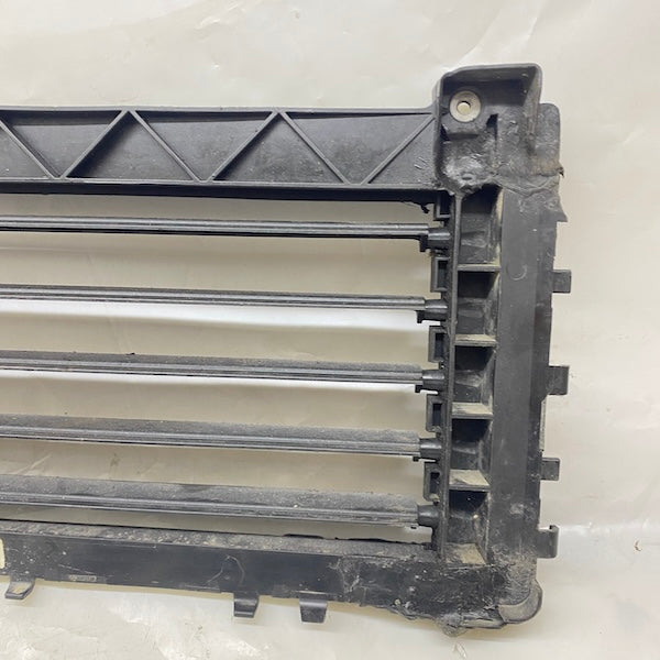 Mercedes A W177 Radyatör Hava Yönlendirici Motorlu 18-24 En Uygun Oto Parça