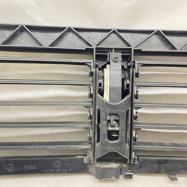 Mercedes A W177 Radyatör Hava Yönlendirici Motorlu 18-24 En Uygun Oto Parça