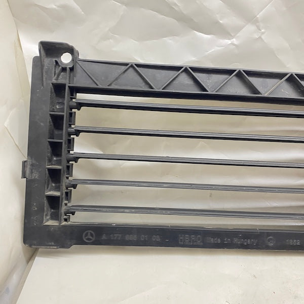 Mercedes A W177 Radyatör Hava Yönlendirici Motorlu 18-24 En Uygun Oto Parça