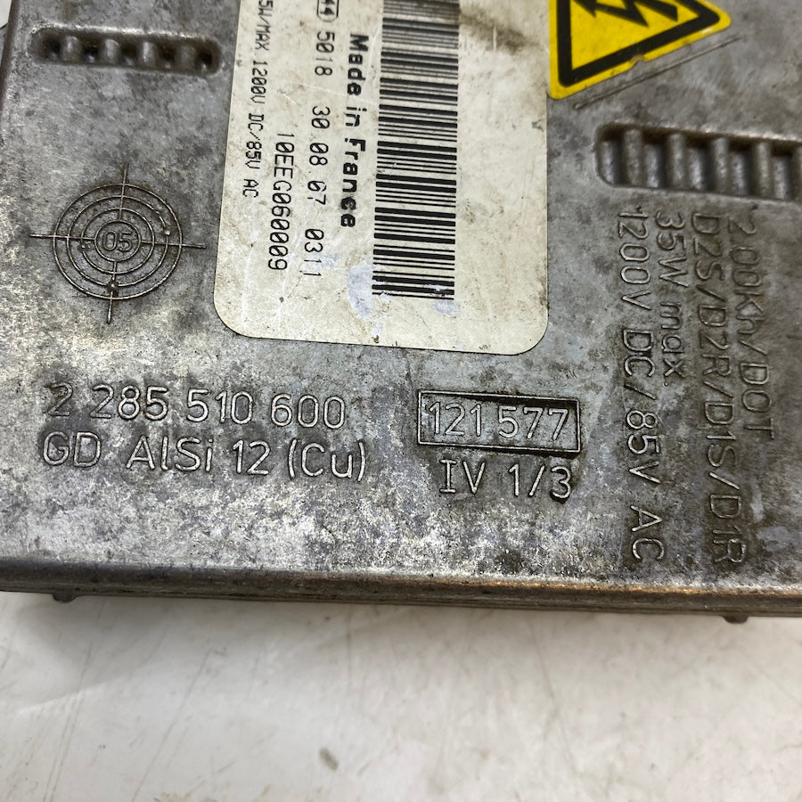 Orijinal çıkma Mercedes xenon far beyni – A/C Serisi araçlar için uyumlu parça.