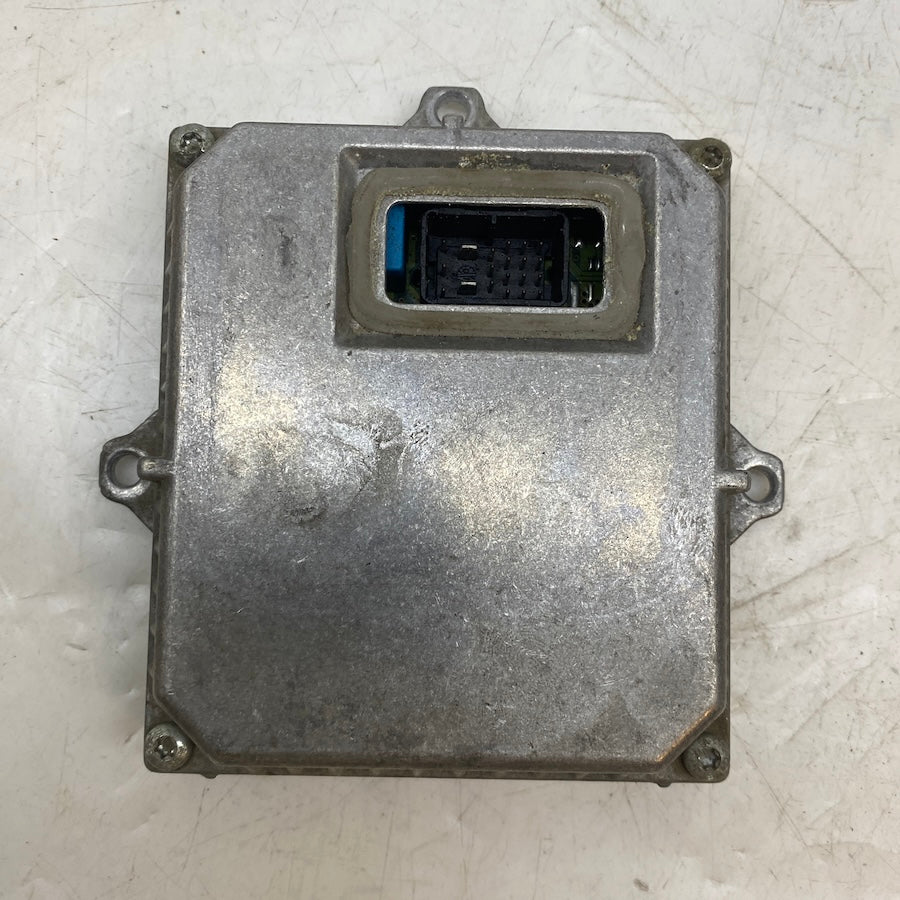 Mercedes W203/W169 far kontrol ünitesi – çıkma OEM modül, 1307329088 numaralı.