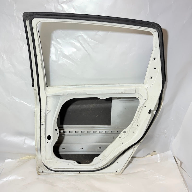 Mercedes B W245 Sağ Arka Kapı 2005-2010 Orijinal Çıkma En Uygun Oto Parça
