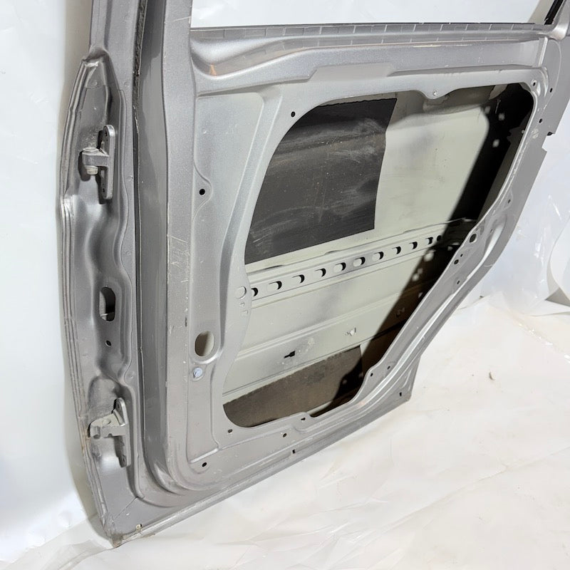 Mercedes B W245 Sağ Arka Kapı 2005-2010 Orijinal Çıkma En Uygun Oto Parça