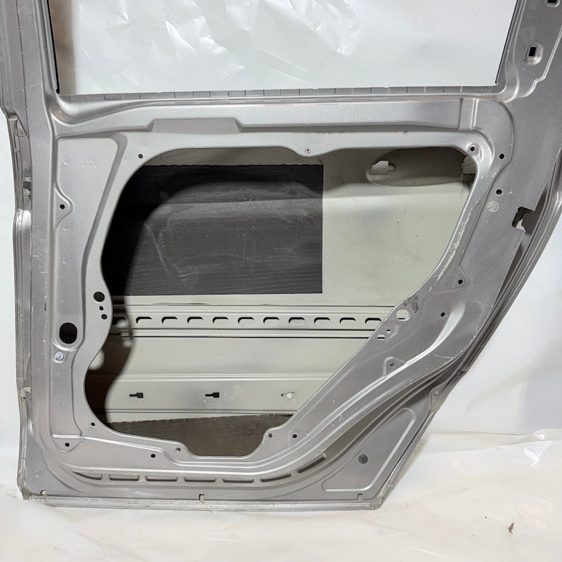 Mercedes B W245 Sağ Arka Kapı 2005-2010 Orijinal Çıkma En Uygun Oto Parça