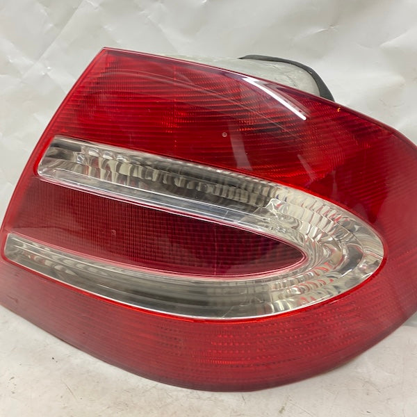 Mercedes CLK W209 Coupe Sağ Stop 03-09 A2098200264 Çıkma En Uygun Oto Parça