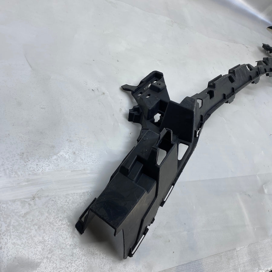 Mercedes C Ön Tampon Braketi A2058853365