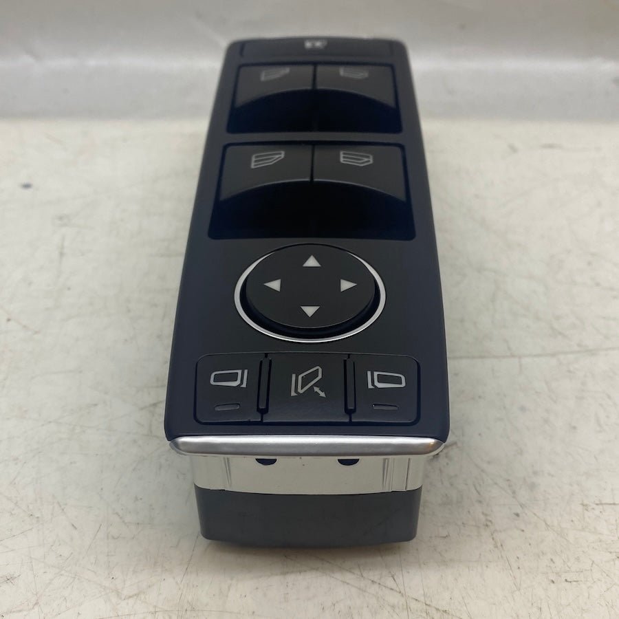 Mercedes C Serisi W204 Cam Düğmesi 4lü A2049055402