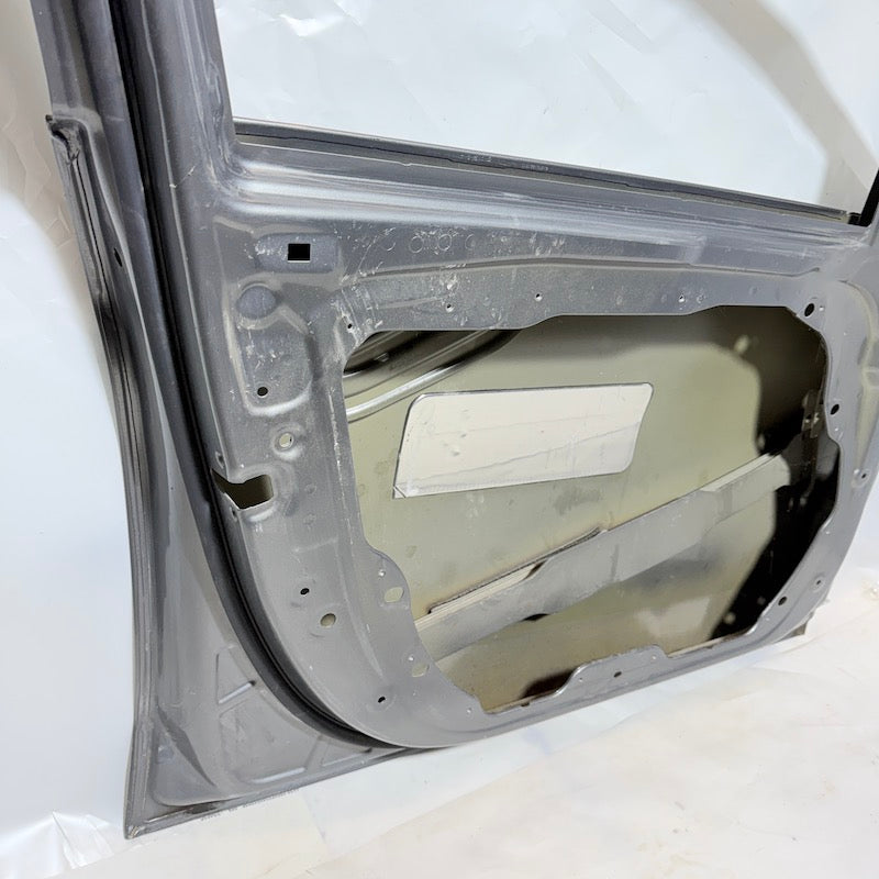 Mercedes C Serisi W205 Sol Ön Kapı Gri 14-20 A2057220110 En Uygun Oto Parça