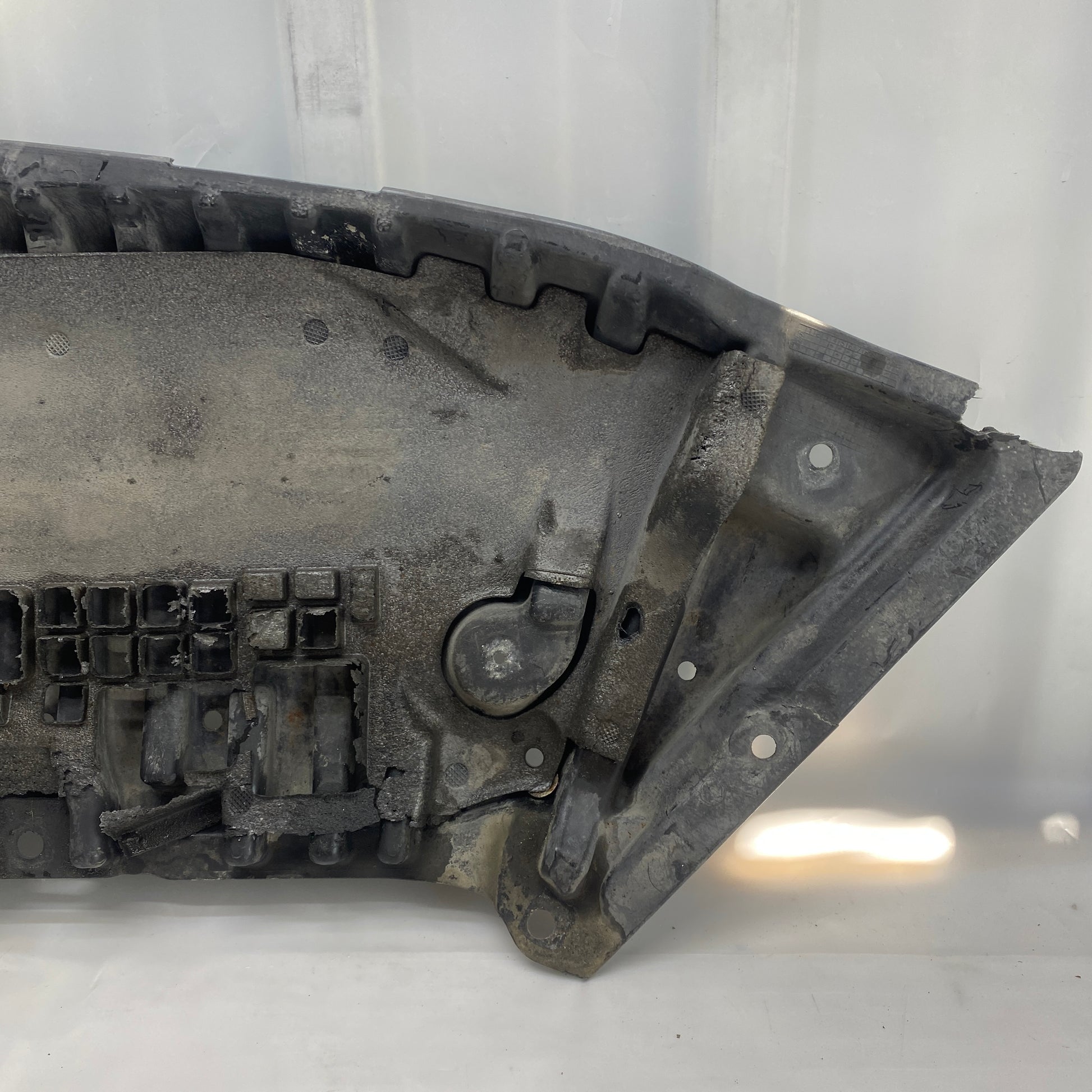 Mercedes C W204 W207 Ön Tampon Alt Muhafaza A2045200723 - En Uygun Oto Parça