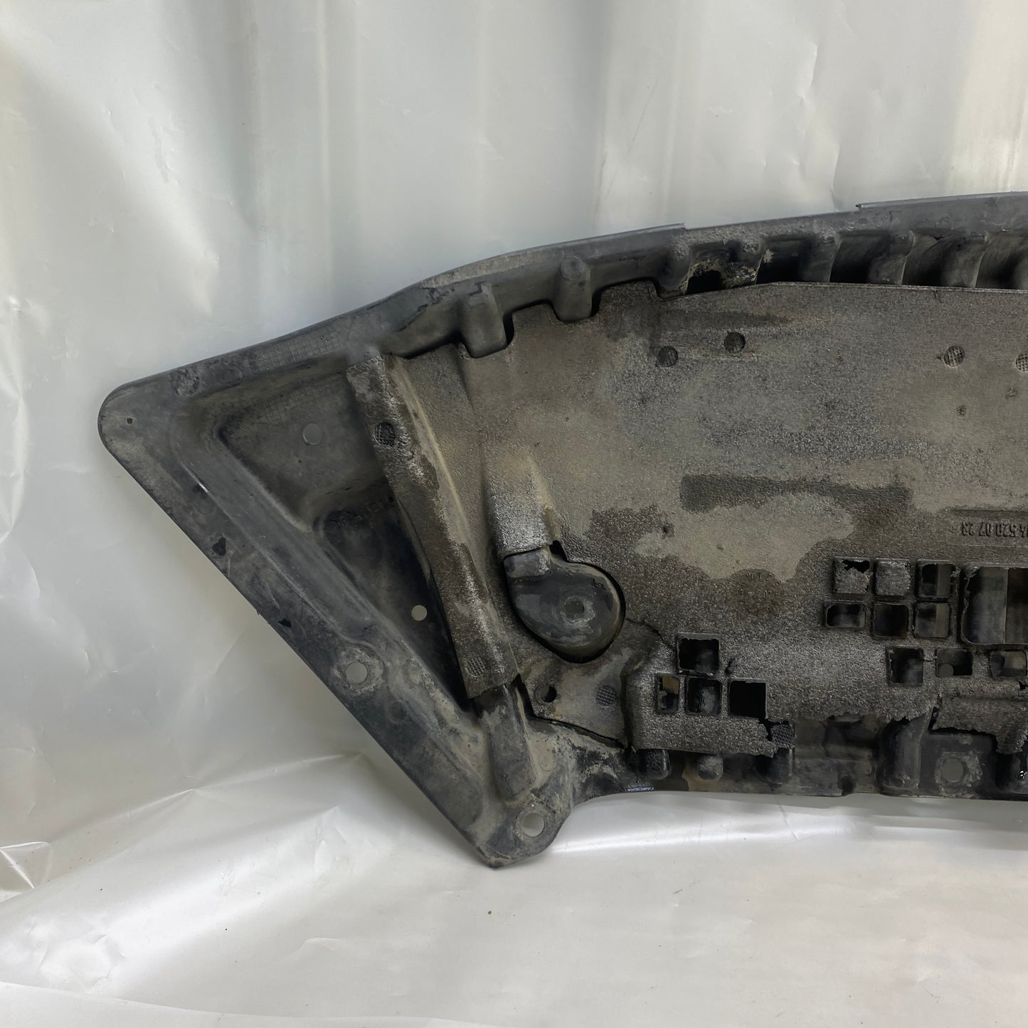 Mercedes C W204 W207 Ön Tampon Alt Muhafaza A2045200723 - En Uygun Oto Parça