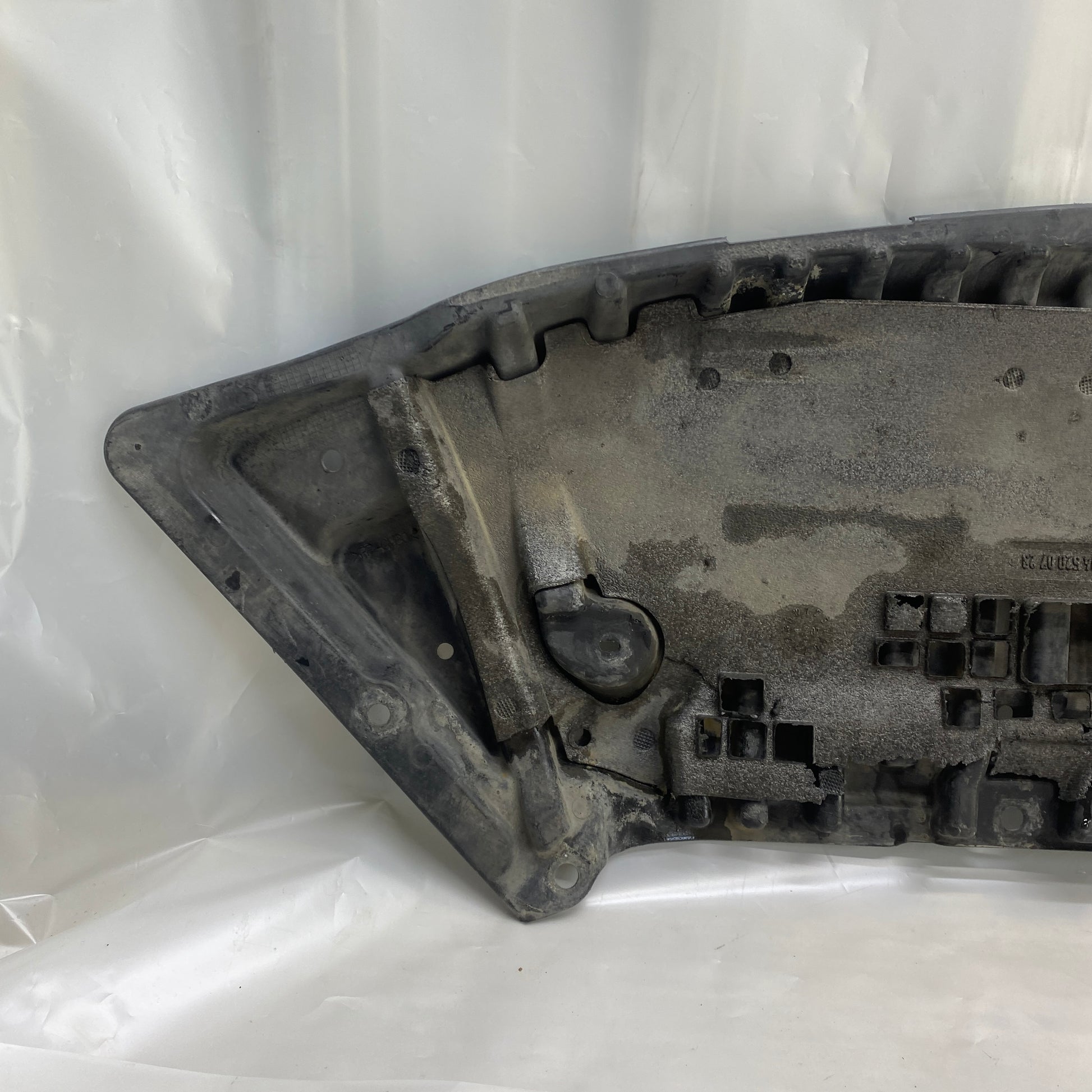 Mercedes C W204 W207 Ön Tampon Alt Muhafaza A2045200723 - En Uygun Oto Parça