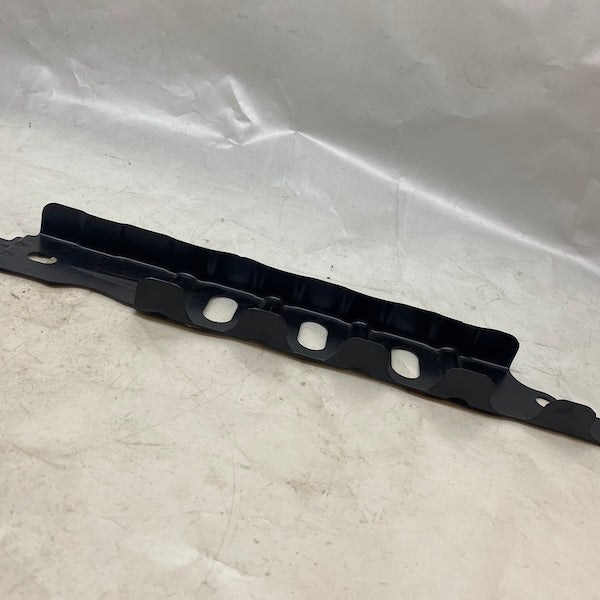 Mercedes C W205 Çamurluk Bağlantı Sacı A2056261116 En Uygun Oto Parça