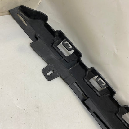 Mercedes C W205 Ön Tampon İç Üst Bakalit A2058851165