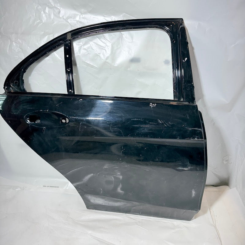 Mercedes C W205 Sağ Arka Kapı 2013-2020 A2057325118 En Uygun Oto Parça