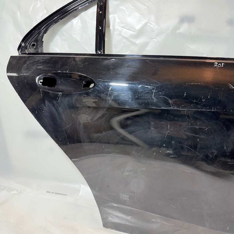 Mercedes C W205 Sağ Arka Kapı 2013-2020 A2057325118 En Uygun Oto Parça