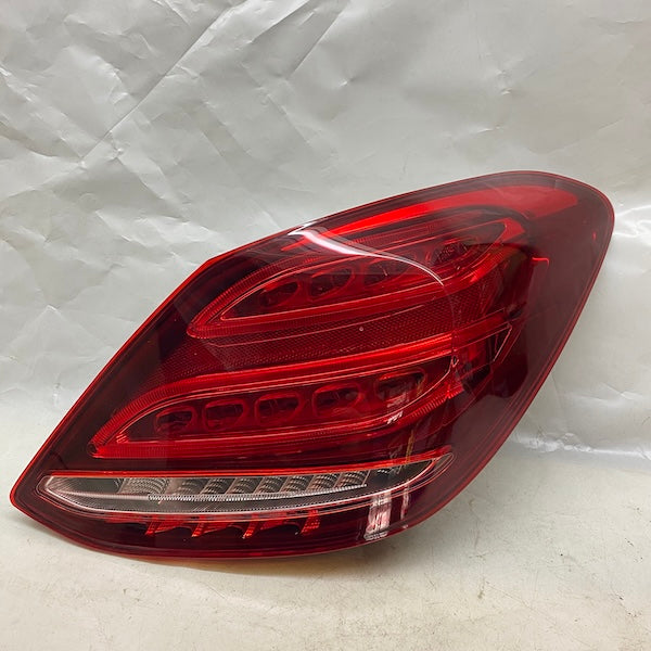 Mercedes C W205 Sağ Stop 14-18 A2058200457 İthal Çıkma En Uygun Oto Parça