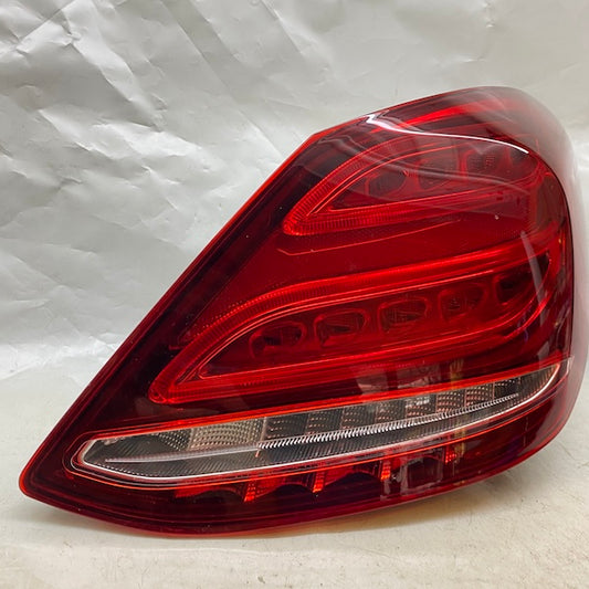 Mercedes C W205 Sağ Stop 14-18 A2058200457 İthal Çıkma En Uygun Oto Parça