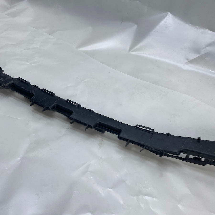 Mercedes C W206 Ön Tampon Alt Braket A2068858101
