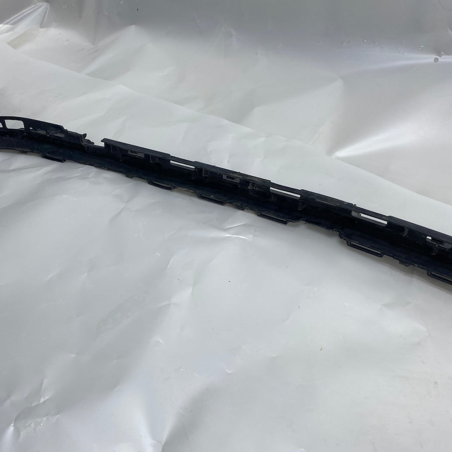 Mercedes C W206 Ön Tampon Alt Braket A2068858101