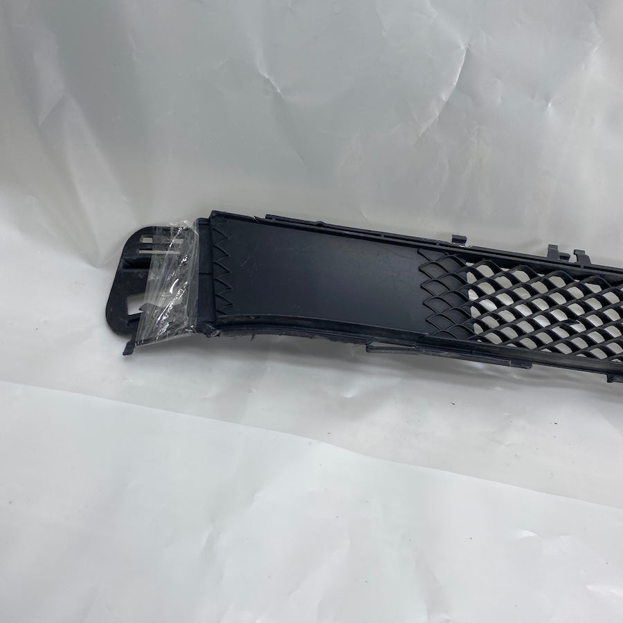 Mercedes E A213 W213 Tampon Izgara A2138858803