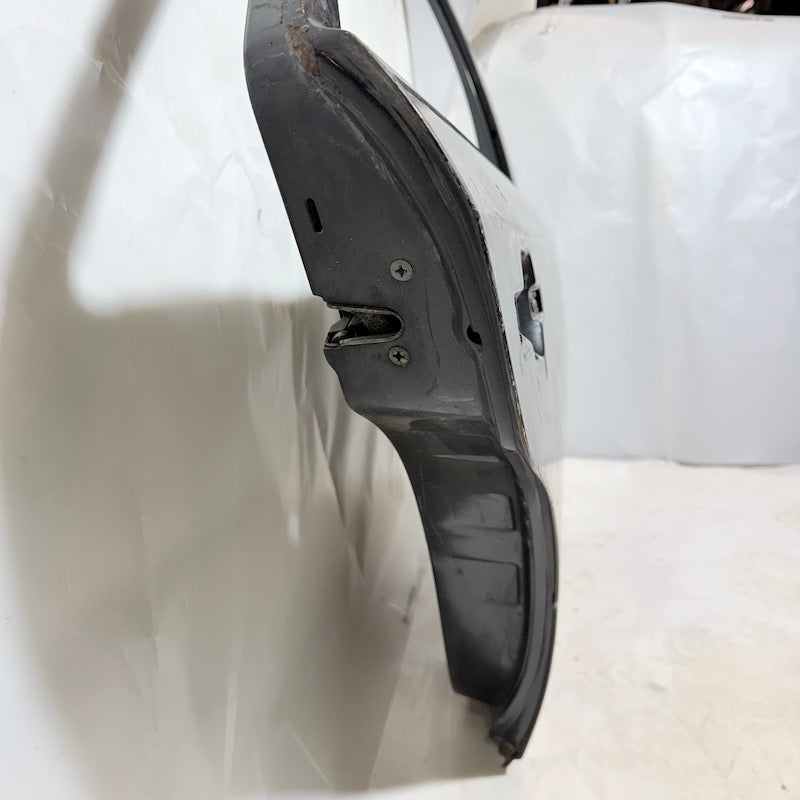 Mercedes E Serisi W124 Sağ Arka Kapı En Uygun Oto Parça