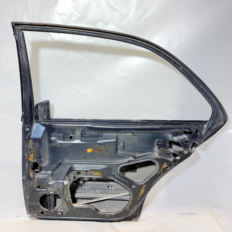 Mercedes E Serisi W210 Sağ Arka Kapı En Uygun Oto Parça