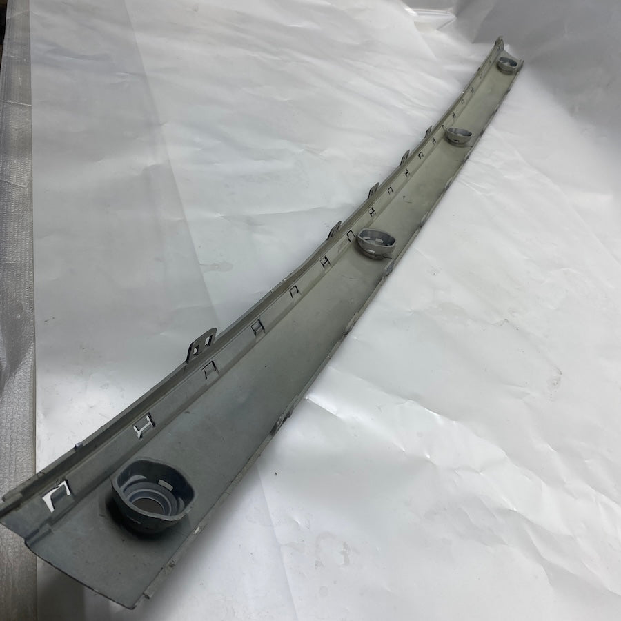 Mercedes E Serisi W211 Arka Tampon Orta Çıtası A2118800112