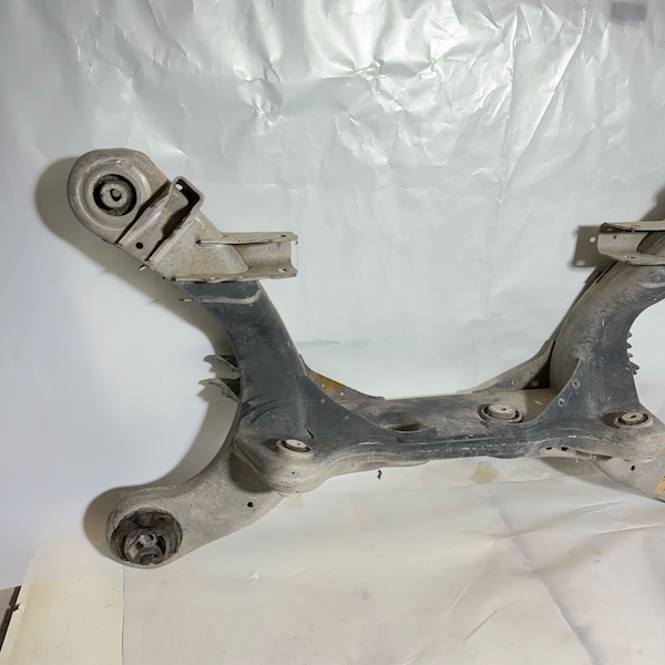 Mercedes E Serisi W211 Arka Travers Beşik Orijinal Çıkma En Uygun Oto Parça