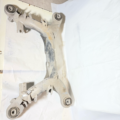 Mercedes E Serisi W211 Arka Travers Beşik Orijinal Çıkma En Uygun Oto Parça