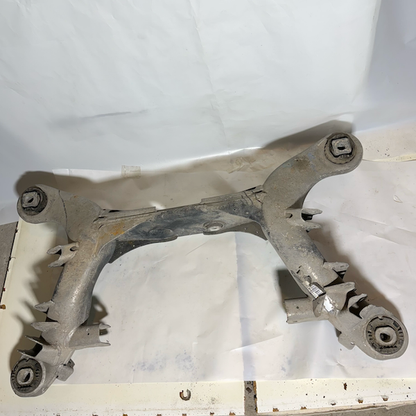 Mercedes E Serisi W211 Arka Travers Beşik Orijinal Çıkma En Uygun Oto Parça